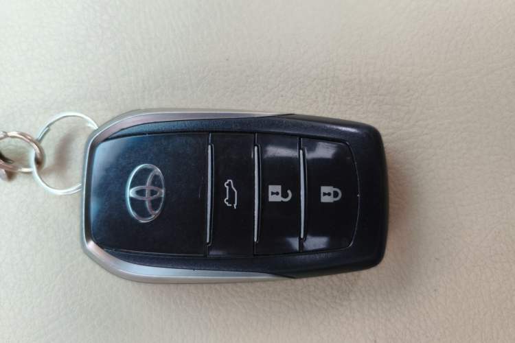 Used Toyota Prado 2014 4.0L Automatic TX-L Vehicle Key
