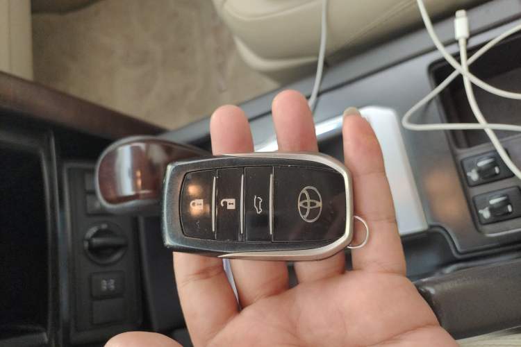 Used Toyota Prado 2014 4.0L Automatic TX-L NAVI Vehicle Key