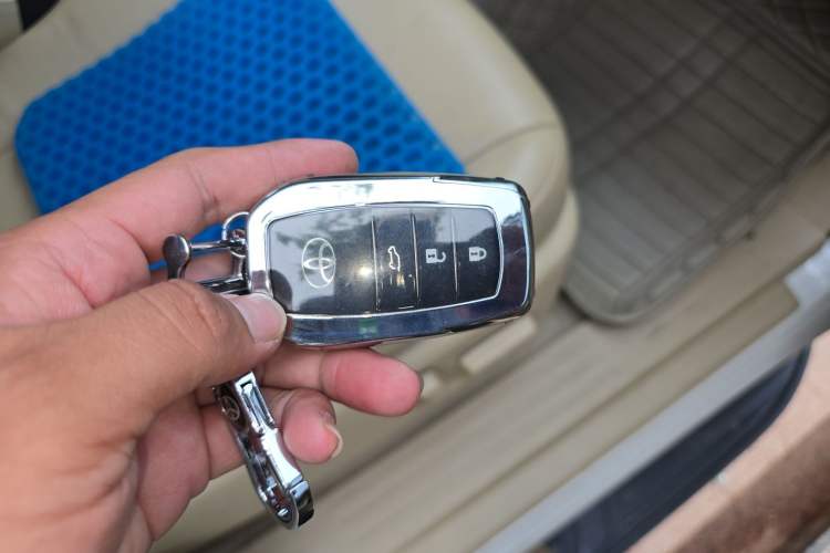 Used Toyota Prado 2014 2.7L Automatic Standard Edition Vehicle Key