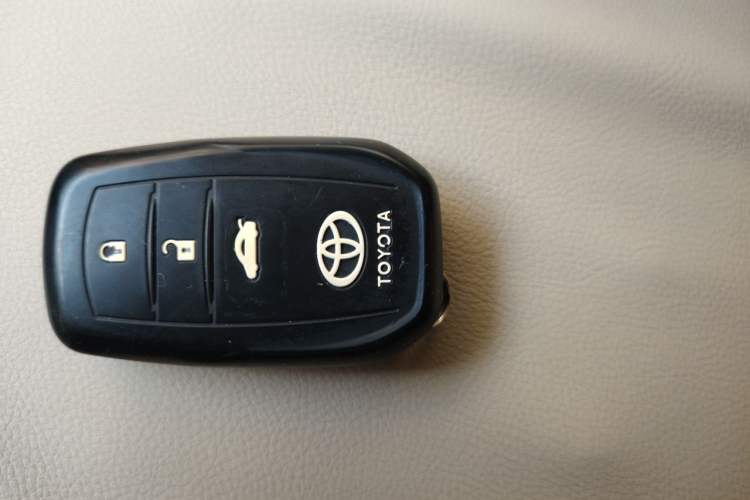 Used Toyota Prado 2014 2.7L Automatic Standard Edition Vehicle Key