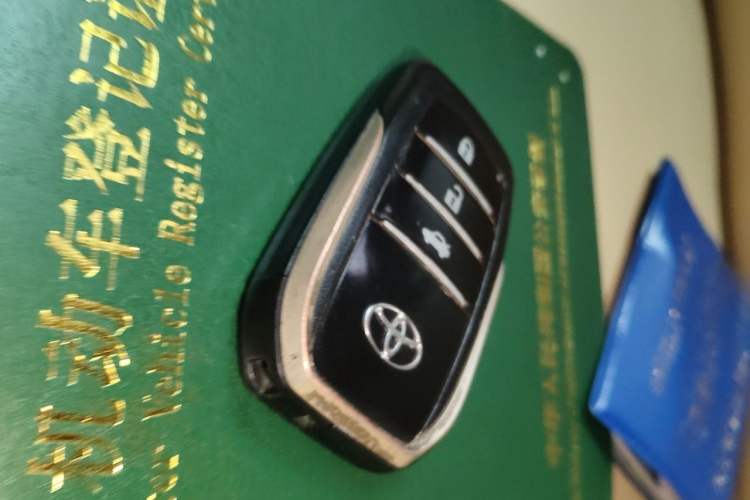 Used Toyota Prado 2014 4.0L Automatic TX-L Vehicle Key