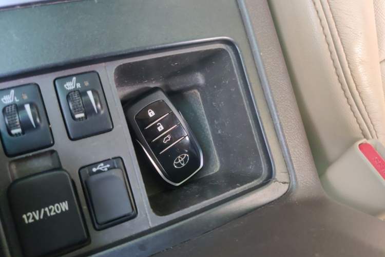 Used Toyota Prado 2014 4.0L Automatic TX-L NAVI Vehicle Key
