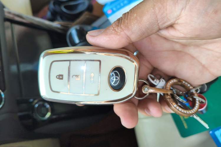 Used Toyota Prado 2014 2.7L Automatic Standard Edition Vehicle Key