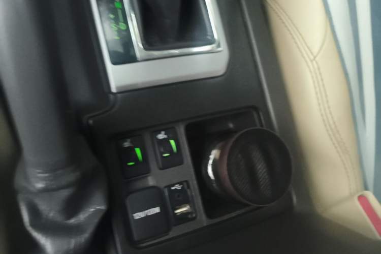 Used Toyota Prado 2014 4.0L Automatic TX-L Vehicle Key