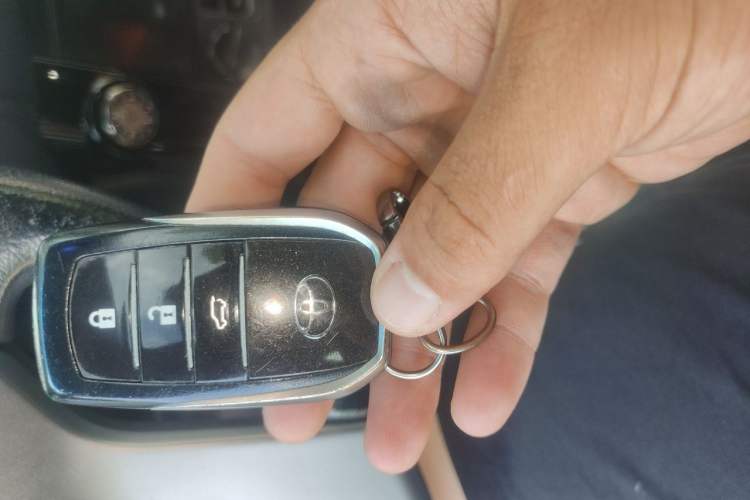 Used Toyota Prado 2014 2.7L Automatic Standard Edition Vehicle Key