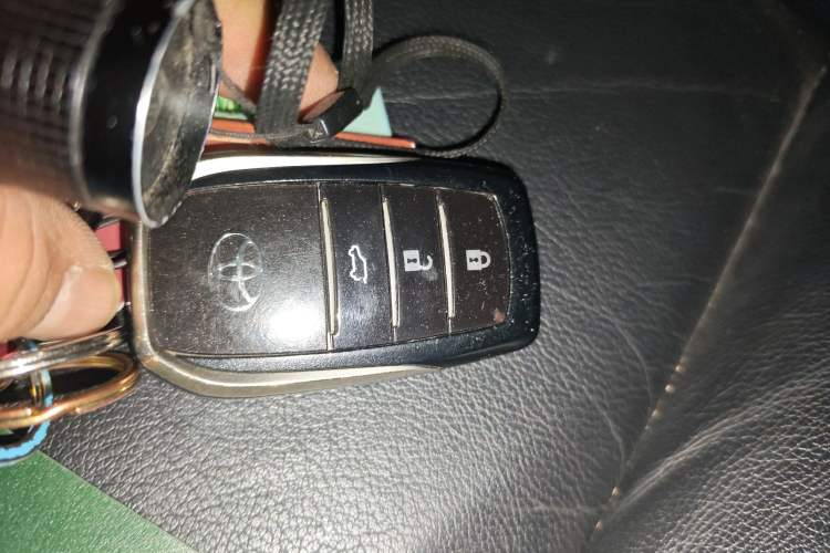 Used Toyota Prado 2014 4.0L Automatic TX-L NAVI Vehicle Key