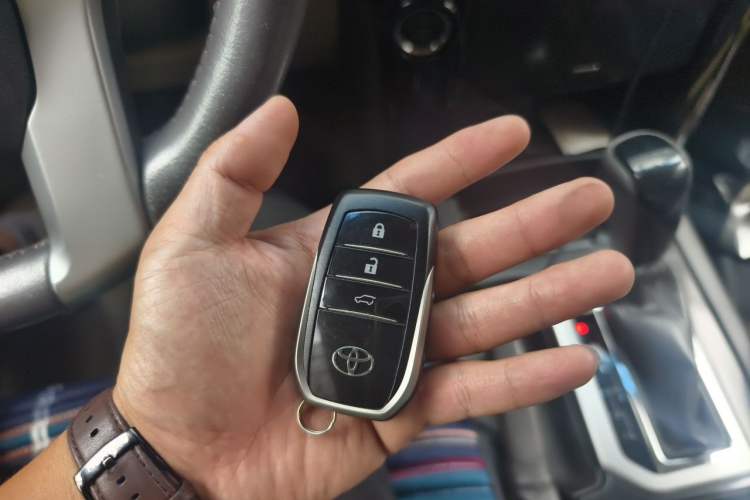 Used Toyota Prado 2014 2.7L Automatic Standard Edition Vehicle Key