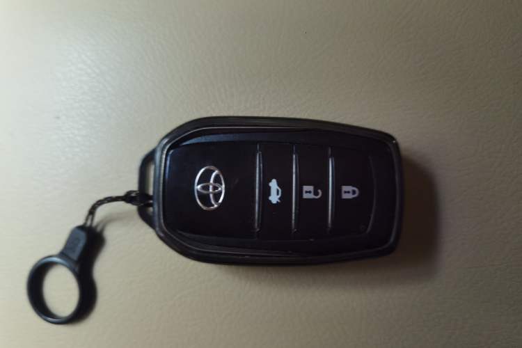 Used Toyota Prado 2014 4.0L Automatic TX-L NAVI Vehicle Key