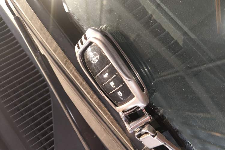 Used Toyota Prado 2014 2.7L Automatic Luxury Edition Vehicle Key