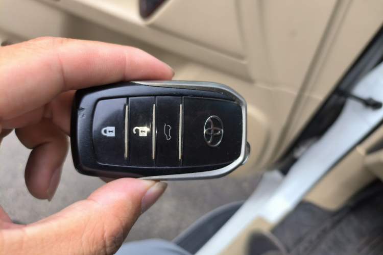 Used Toyota Prado 2014 4.0L Automatic TX-L NAVI Vehicle Key