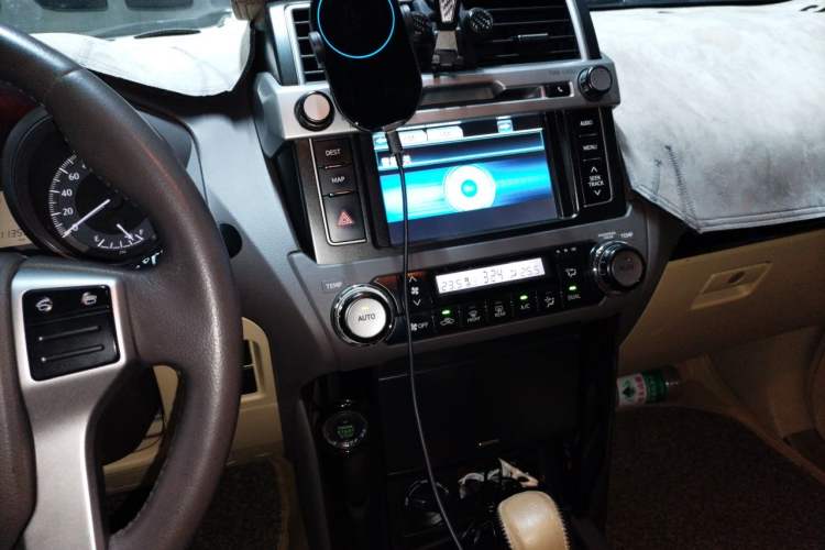 Used Toyota Prado 2015 2.7L Automatic Luxury Edition Audio And AC Panel