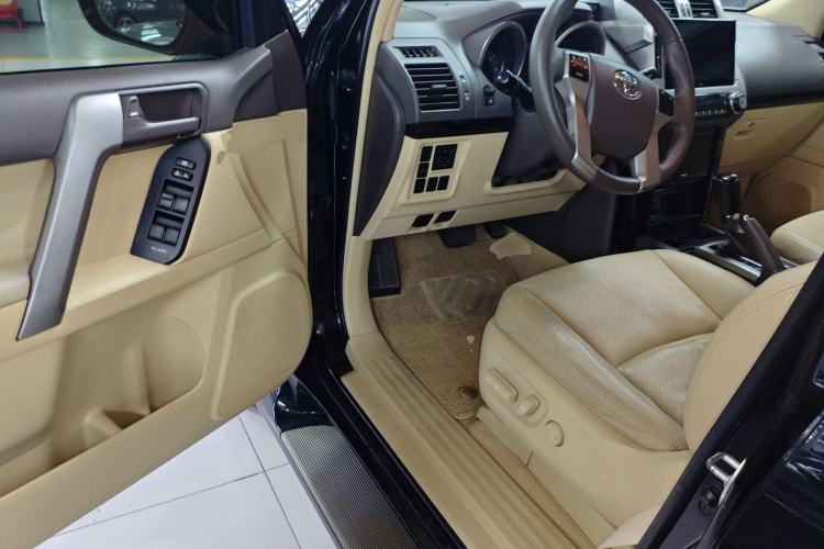 Used Toyota Prado 2015 2.7L TXL Middle East Version Driver Seat