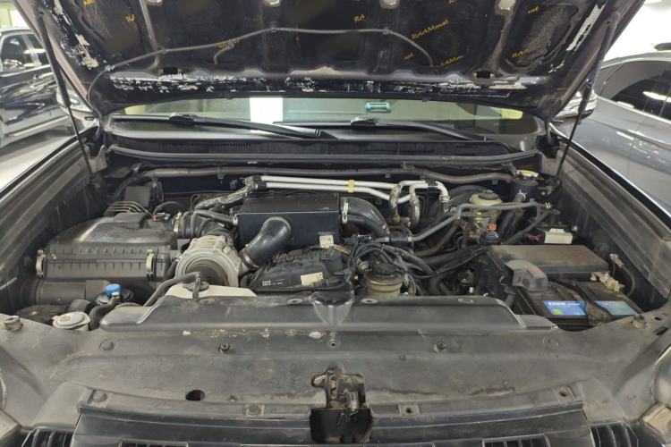Used Toyota Prado 2015 2.7L TXL Middle East Version Engine Bay