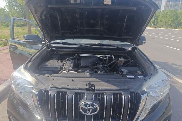 Used Toyota Prado  Engine Bay