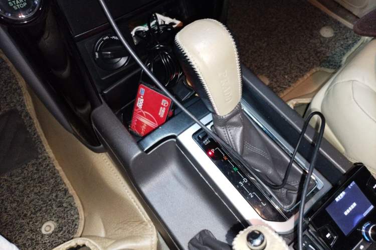 Used Toyota Prado 2015 2.7L Automatic Luxury Edition Gear Lever