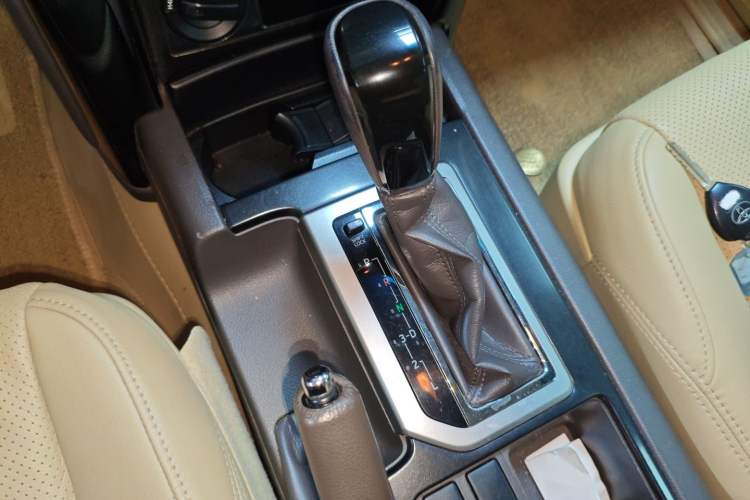 Used Toyota Prado 2015 2.7L TXL Middle East Version Gear Lever