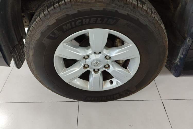 Used Toyota Prado 2015 2.7L TXL Middle East Version Left Front Wheel Hub