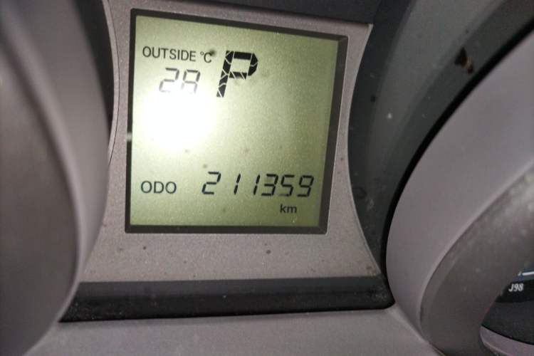 Used Toyota Prado 2015 2.7L Automatic Luxury Edition Odometer Close Up