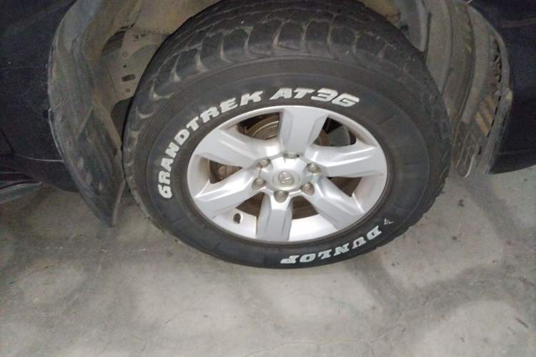 Used Toyota Prado 2015 2.7L Automatic Luxury Edition Right Front Wheel Hub