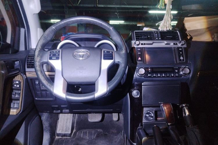 Used Toyota Prado 2015 2.7L Automatic Standard Edition Steering Wheel