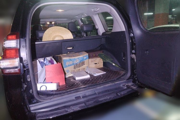 Used Toyota Prado 2015 2.7L Automatic Standard Edition Trunk