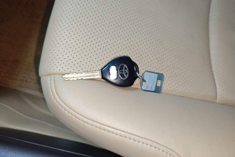 Used Toyota Prado 2015 2.7L TXL Middle East Version Vehicle Key