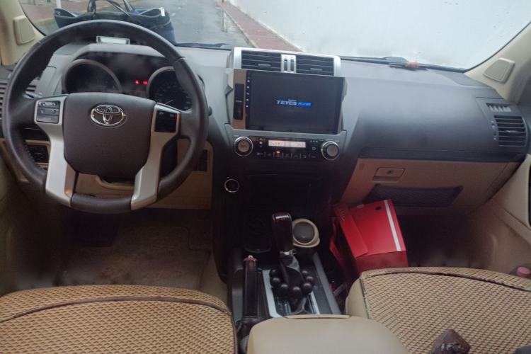 Used Toyota Prado 2015 2.7L Automatic Standard Edition Center Console