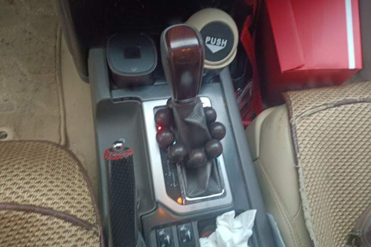 Used Toyota Prado 2015 2.7L Automatic Standard Edition Gear Lever