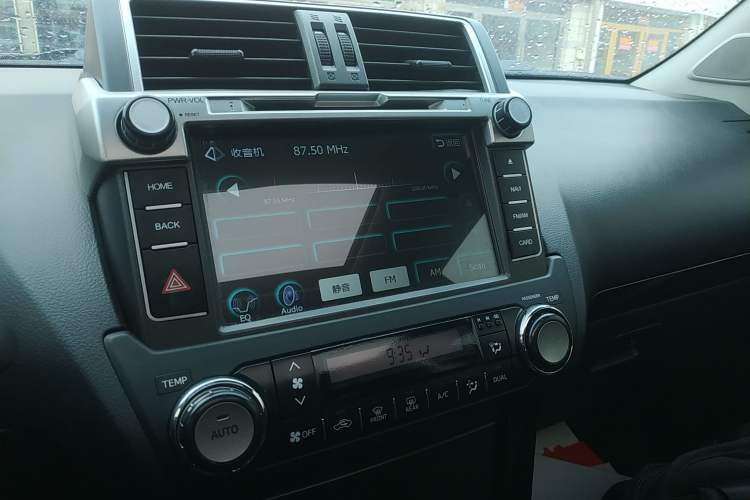 Used Toyota Prado 2015 2.7L Automatic Standard Edition Audio And AC Panel
