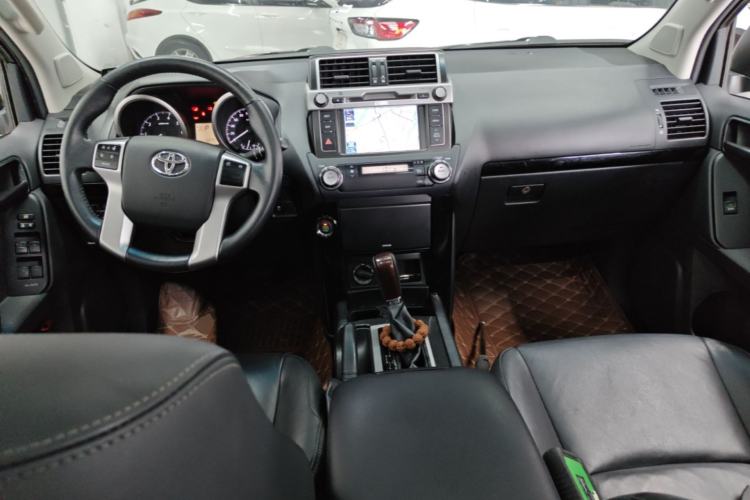 Used Toyota Prado 2015 2.7L Automatic Luxury Edition Center Console