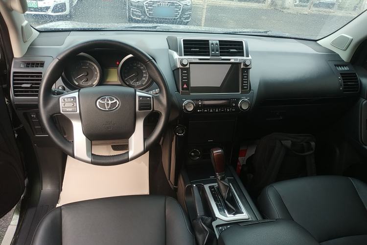 Used Toyota Prado 2015 2.7L Automatic Standard Edition Center Console