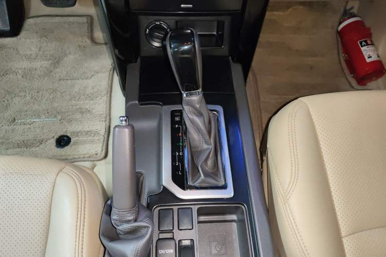 Used Toyota Prado 2015 2.7L Parallel Import Gear Lever