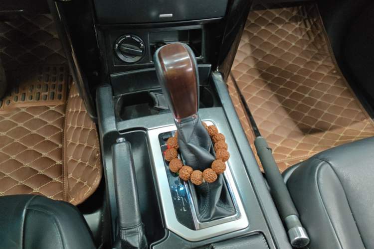 Used Toyota Prado 2015 2.7L Automatic Luxury Edition Gear Lever