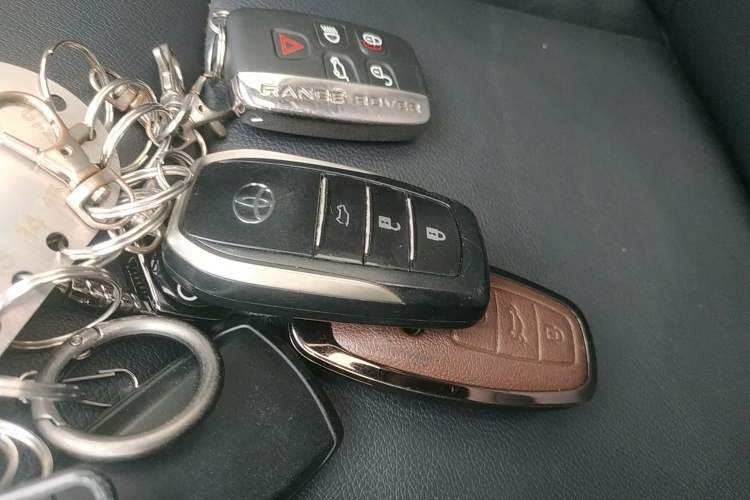 Used Toyota Prado 2015 2.7L Automatic Standard Edition Interior 1