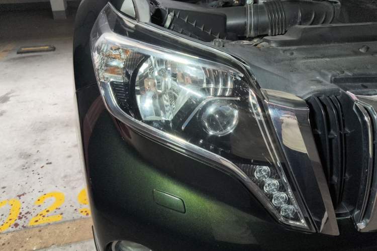 Used Toyota Prado  Right Front Headlight