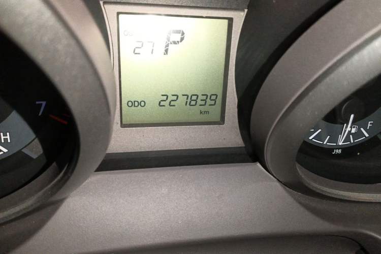 Used Toyota Prado 2015 2.7L Automatic Luxury Edition Odometer Close Up