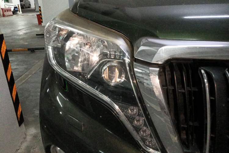 Used Toyota Prado 2015 2.7L Automatic Luxury Edition Right Front Headlight