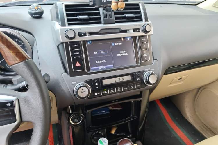 Used Toyota Prado 2015 2.7L Automatic Standard Edition Audio And AC Panel
