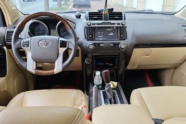Used Toyota Prado 2015 2.7L Automatic Standard Edition Center Console