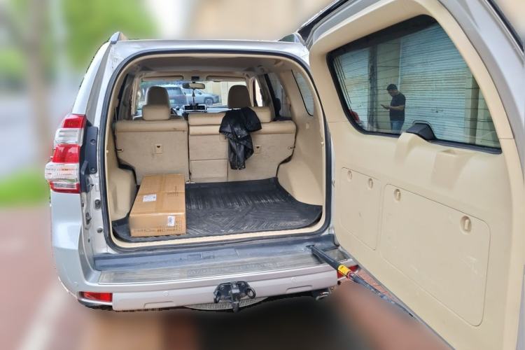 Used Toyota Prado 2015 2.7L Automatic Standard Edition Trunk