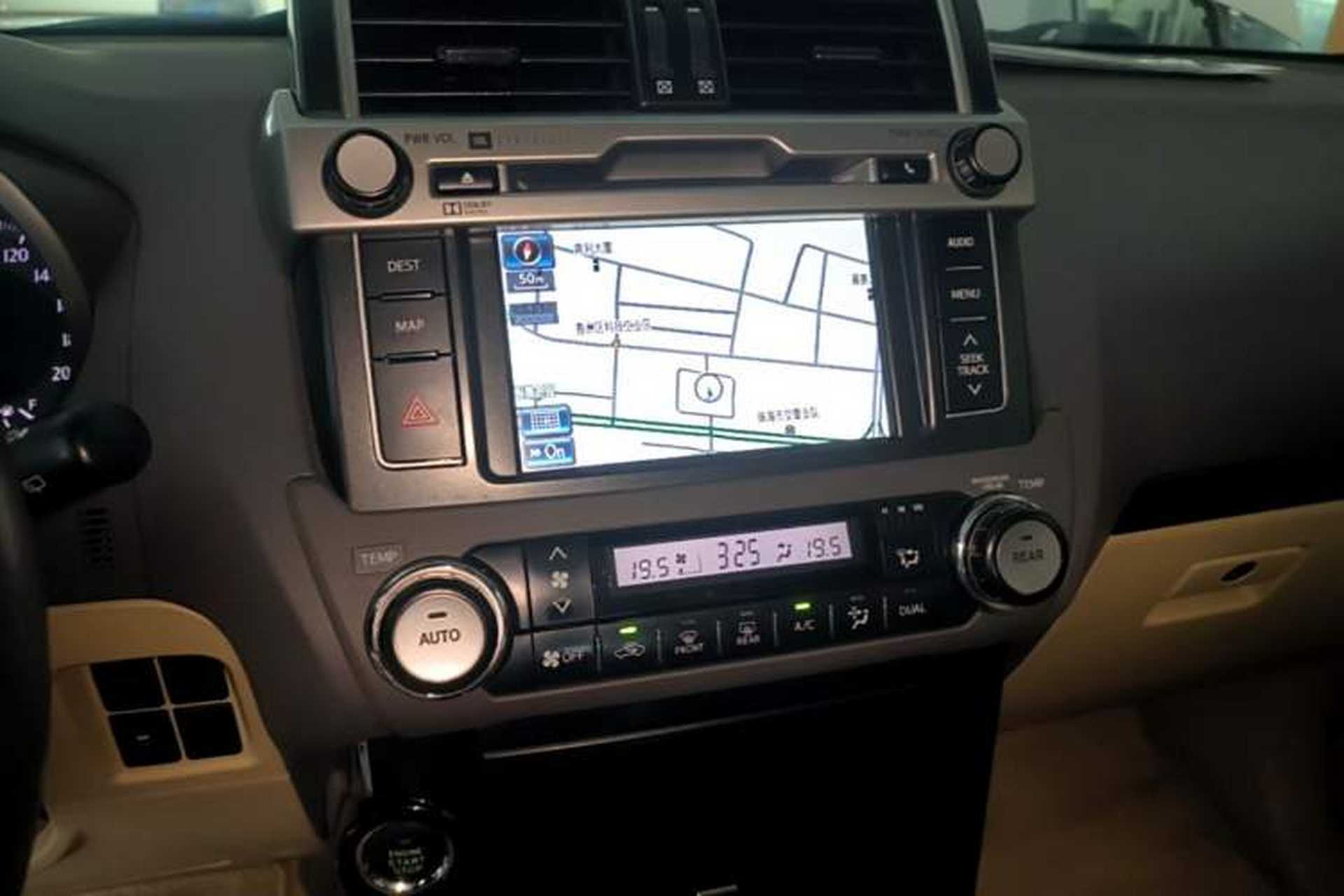 Used Toyota Prado 2015 2.7L Automatic Luxury Edition Audio And AC Panel