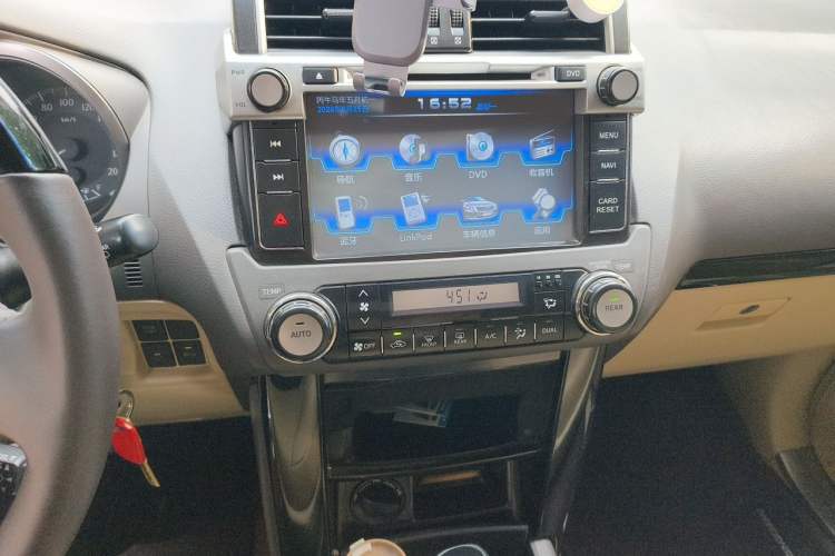Used Toyota Prado 2015 2.7L Automatic Luxury Edition Audio And AC Panel