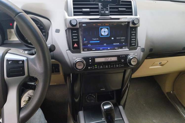 Used Toyota Prado  Audio And AC Panel