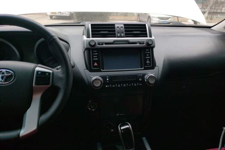 Used Toyota Prado 2015 2.7L Automatic Standard Edition Audio And AC Panel