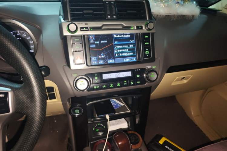 Used Toyota Prado 2015 2.7L Automatic Luxury Edition Audio And AC Panel