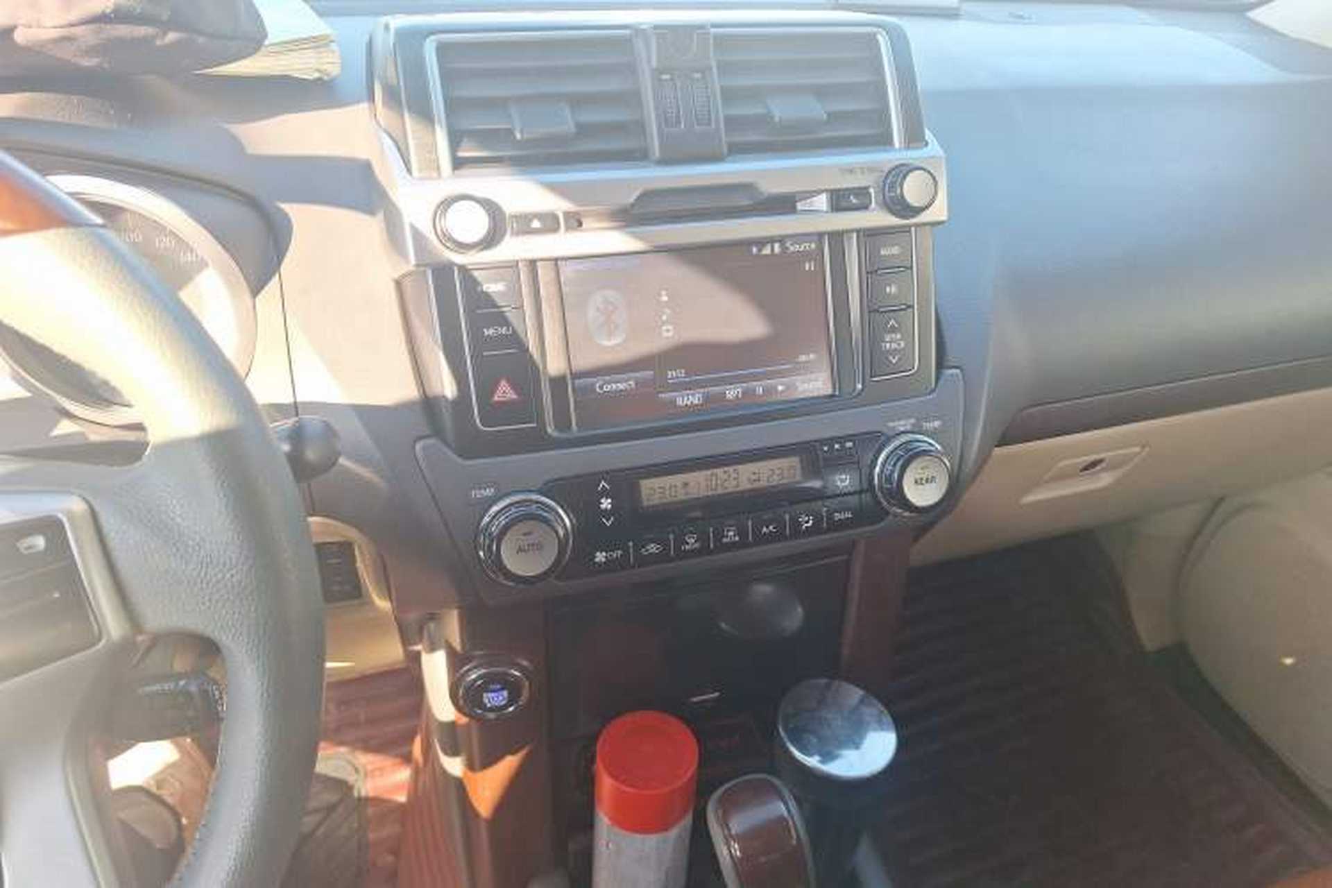 Used Toyota Prado 2015 2.7L 4x4 Gasoline Version 7 Seats U.S. Specification Audio And AC Panel