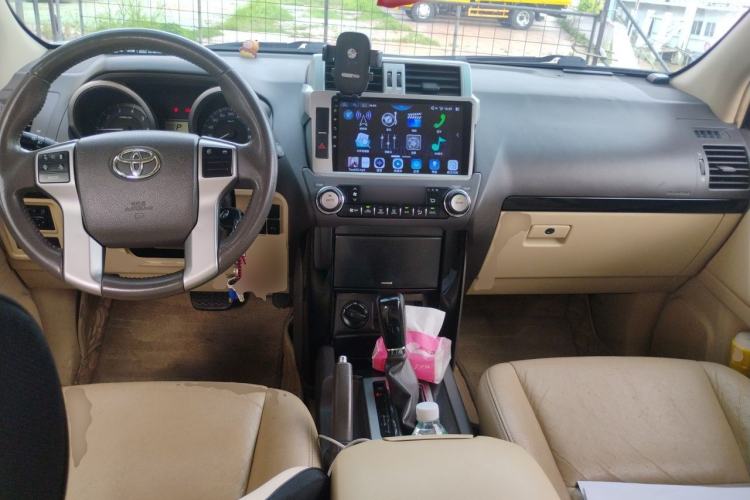 Used Toyota Prado  Center Console