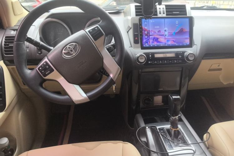 Used Toyota Prado  Center Console