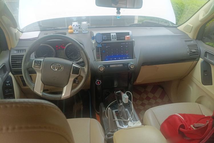 Used Toyota Prado  Center Console