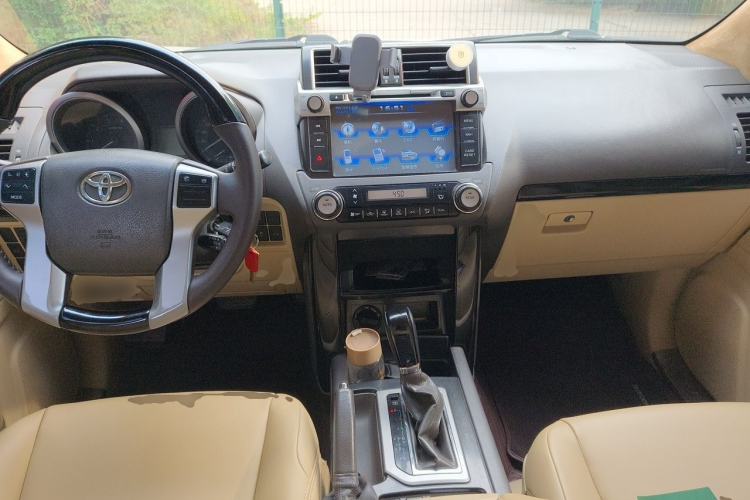 Used Toyota Prado 2015 2.7L Automatic Luxury Edition Center Console